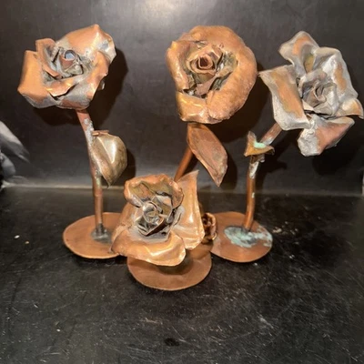 "Escultura de jardín de rosas MCM de cobre vintage de 7"" x 7"" x 5""" Foto 1 de 4