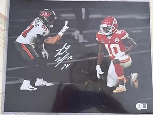 ANTOINE WINFIELD, JR. SIGNED BUCCANEERS PEACE OUT SPOTLIGHT 11 x 14 PHOTO BAS - Picture 1 of 1