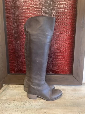 Botas por encima de la rodilla de cuero gris Charles David talla 6 Foto 1 de 4