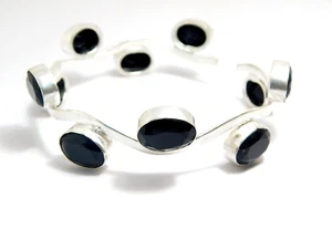 Brazalete de ónix negro - Joyería de piedras preciosas chapadas en plata - 8,5" ajustable - Imagen 1 de 3