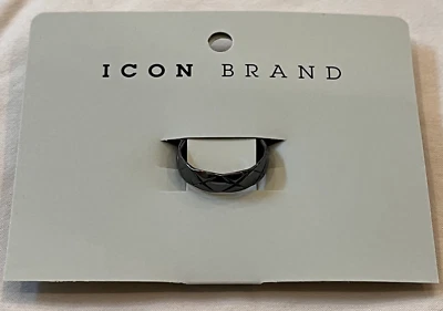 Anillo banda texturizada de acero inoxidable marca Icon en gris Foto 1 de 3