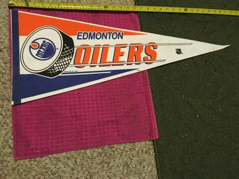 VINTAGE EDMONTON OILERS  FULL SIZE PENNANT   OFFICIAL NHL - FAST SHIPPER Cover