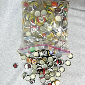 3+ LBS ABOUT 600 +/- BULK BOTTLE CAPS- L1 - Picture 1 of 5
