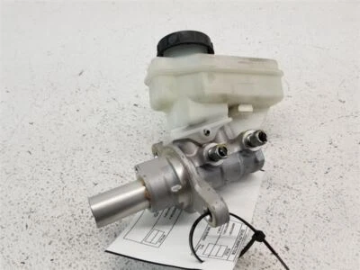 Cilindro maestro de freno Nissan 370Z 09-13 G37 tracción trasera 09-20 con depósito OEM D6010JK02A Foto 1 de 4