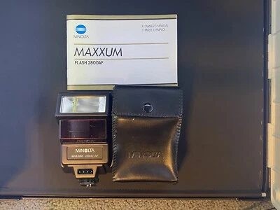 MINOLTA MAXXUM 2800 AF CAMERA FLASH  W/ CASE - Image 1 of 4
