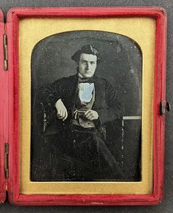 DAGUERROTIPO VICTORIANO CUARTO PLACA CABALLERO SENTADO años 1840 - Imagen 1 de 6