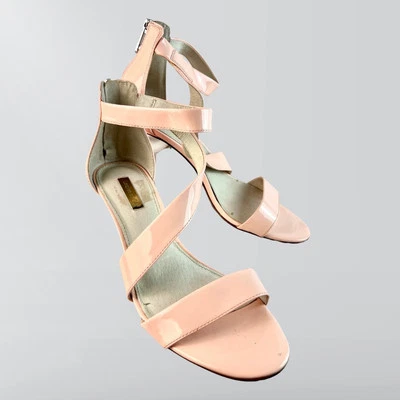 Sandalias de tacón Louise Et Cie de charol rosa con tiras Foto 1 de 4