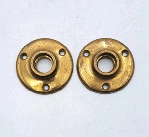 Antiguo Escudo Rosetas Puerta Misión Latón Antiguo Vintage Hardware Par  - Imagen 1 de 10