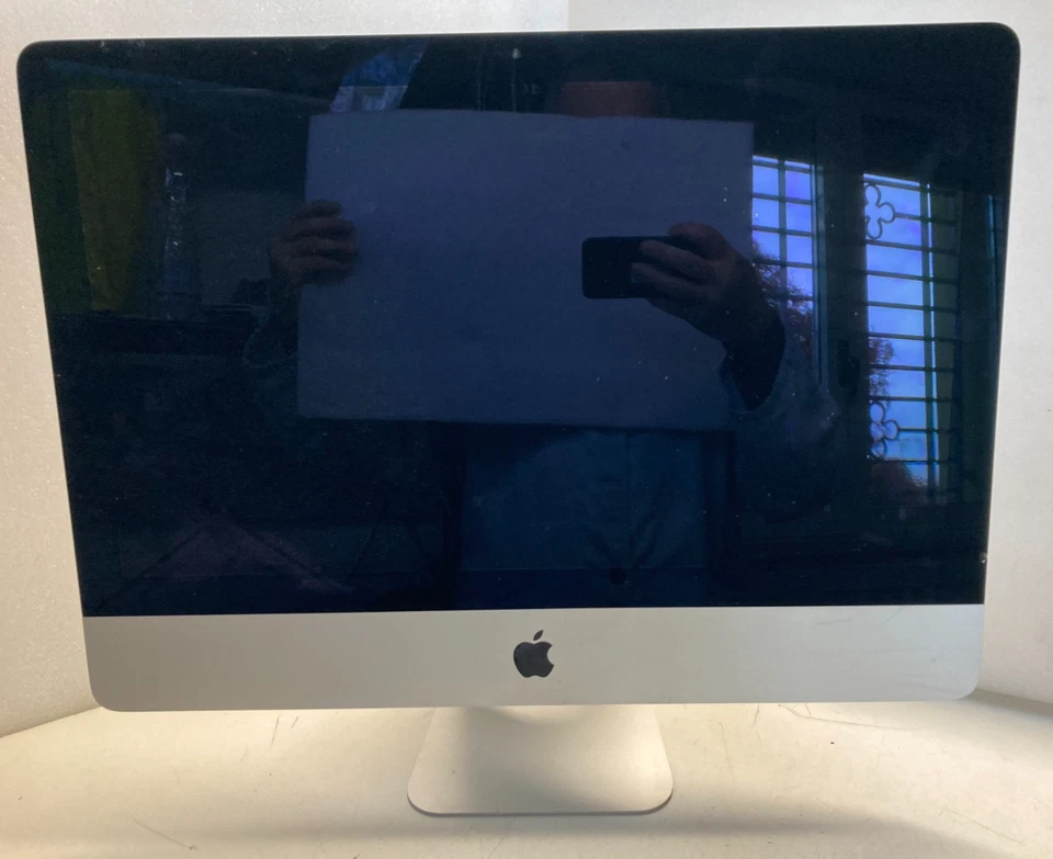 Apple IMac 21" 2015 - HDD 1TB/Ram 8GB - Senza tastiera, mouse e acces. - Immagine 1 di 4