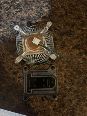 Intel OEM Fan For LGA 775 CPU Heatsink 4 Pin D34017-001 - Image 1 of 3