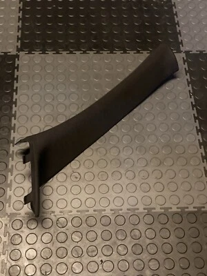 BMW M2 F87 2016-2020 parabrisas izquierdo del conductor pilar cubierta de tela negra OEM Foto 1 de 4