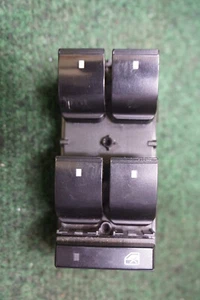 2007 08 09 10 11 12 13-17 GMC SIERRA SLE LEFT FRONT Window Switch OEM 20945129 - Picture 1 of 7