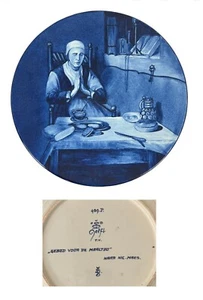 Antiguo plato de pared azul OUD Delft después de Nicolaes Maes anciana en oración - RARO - Imagen 1 de 6
