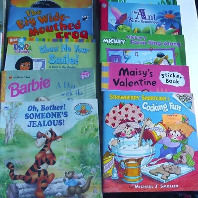 Lot  26 Children's Picture Books Vintage Strawberry Shortcake Book Munsch Mayer - Image 1 of 4