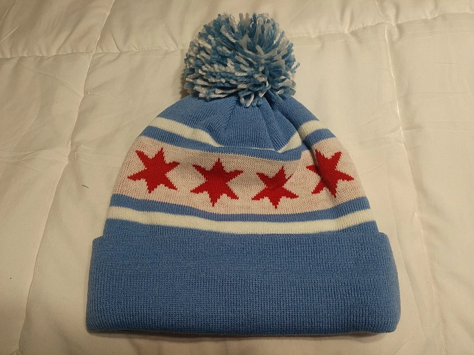 Sombrero de pompón tejido con bandera de Chicago Foto 1 de 3