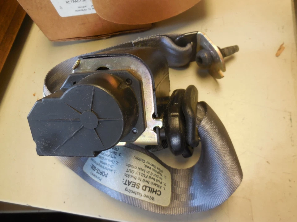 NOS 1995-1997 Mercury Mystique Rear Seat Belt Retractor RH F5RZ-54611B68-D - Image 1 of 2