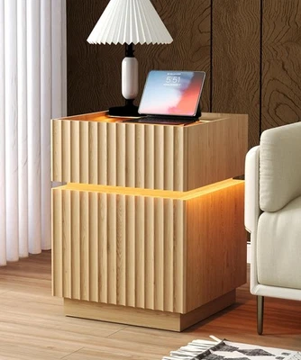 Mesita de Noche Acanalada Irontar con Estación de Carga, 2 Cajones y Luces LED RGB, Roble Foto 1 de 4