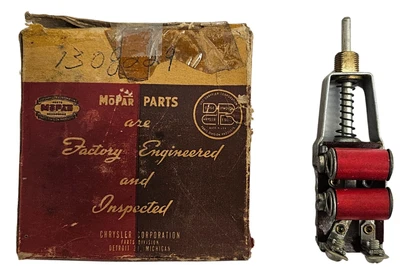 Interruptor de soplador de calefacción Dodge Plymouth DeSoto Chrysler C34 C36 1941-1942 NOS 974943 Foto 1 de 4