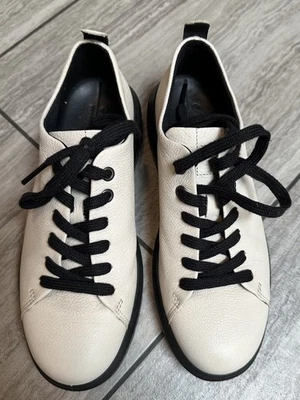 Zapatillas deportivas Ecco Nouvelle con cordones para mujer talla 35 EE. UU. 5-5,6 cuero piedra caliza Foto 1 de 4