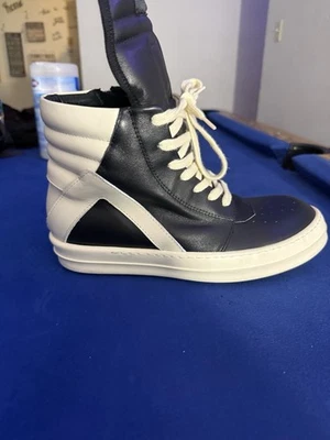 Rick Owns Men's Size 10 Black In White They Are A Good Shoes Going For 745$   - Image 1 of 4