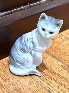 Vtg Bone China Small Cat Figurine Gray And White - Picture 1 of 5