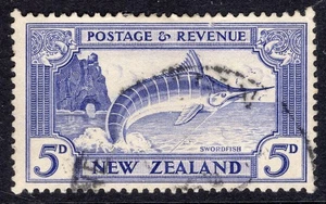 NEW Zealand 1935  perf 13.5 x 13.9 used SG 563 cv £30 VF might be 563c - Picture 1 of 2