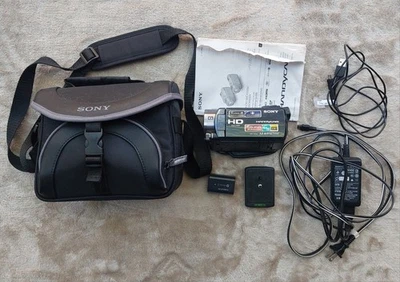 Sony HDR-CX550 12MP Handycam | Bag, 2 Batteries, & Cables | Works - Image 1 of 4