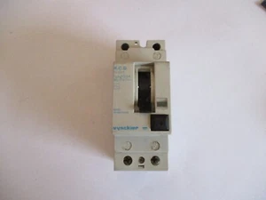 INTERRUPTOR CIRCUITO RCD VYNCKIER 25A 25A 30mA 197/98322-030 - Imagen 1 de 1
