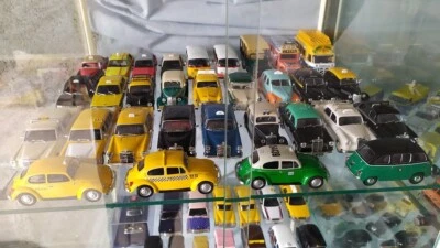 Taxis du monde 1ère série 2001-2002 Altaya -Lot de 75 modèles - Photo 1/4