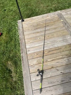 Carretel Bass Pro Shops Tourney Special Rod com carretel de velocidade Lees com relação 6:8:1 - Imagem 1 de 4