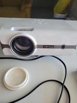 Mini proyector LED Crenova Foto 1 de 4