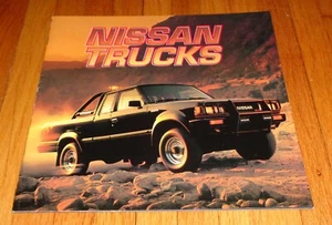 Catalogo brochure vendita originale Nissan Truck Deluxe 1986 8/85 4x2 4x4 pickup - Foto 1 di 2