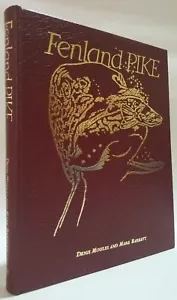 SIGNED Fenland Pike Denis Moules Mark Barrett leatherbound pike fishing book 1st - Imagen 1 de 6