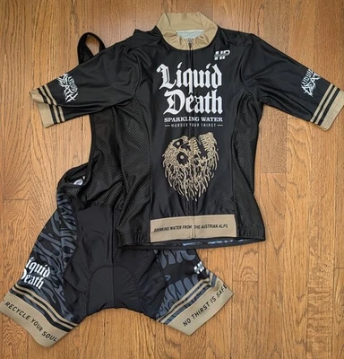 Kit de ciclismo Liquid Death para mujer XS Jersey pequeño culotte con tirantes The Heavy Pedal COMO NUEVO Foto 1 de 4