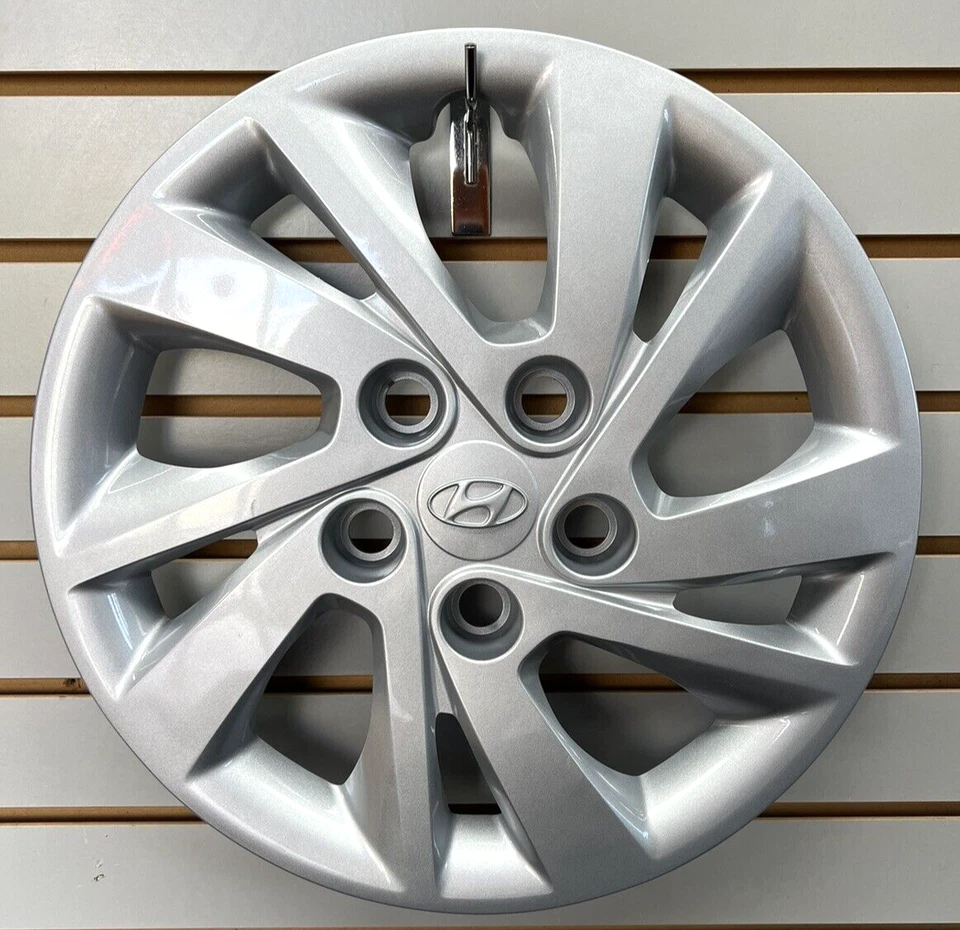 Tapacubos plateados Hyundai Elantra 2017-2020 15" cubierta de rueda original de fábrica atornillable Foto 1 de 1
