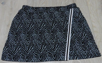 Pantalón corto deportivo Haley para mujer pequeño de golf de 15 pulgadas negro con estampado de animales 4 bolsillos Foto 1 de 4