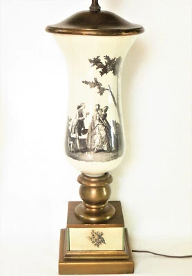Lámpara de mesa antigua de porcelana Transferware Foto 1 de 4