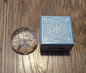 Vintage Avon 24% lead crystal snowflake paperweight w/ original box. - Picture 1 of 6
