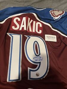 Joe sakic signed stanley cup jersey 2001 ccm vintage, COA , HOF Inscription!