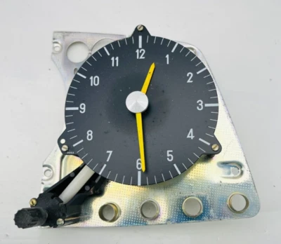 Mercedes w123 instrument cluster clock TESTED - 300D 300TD 300CD 280E 230E - Image 1 of 3