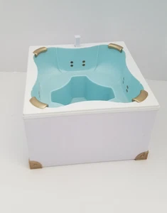 Rainbow High casa delle bambole vasca idromassaggio vasca da bagno bianco oro vasca idromassaggio spa - Foto 1 di 5