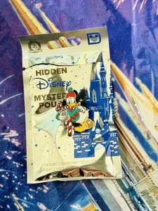 2025 Disney Pin Hidden Mickey Donald Duck Christmas Chaser Pin - Picture 1 of 1