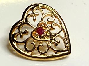 Vintage Harriet Carter Brooch Pin Heart Filigree Red Rhinestone Gold Metal - Picture 1 of 6