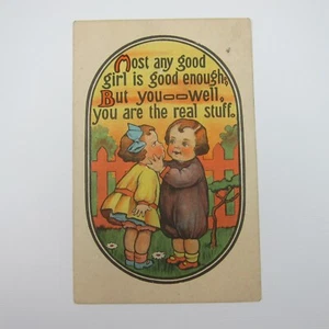 Postcard Boy & Good Girl Yellow Dress Kiss By Fence Daisy Flowers Antique 1917 - Imagen 1 de 12