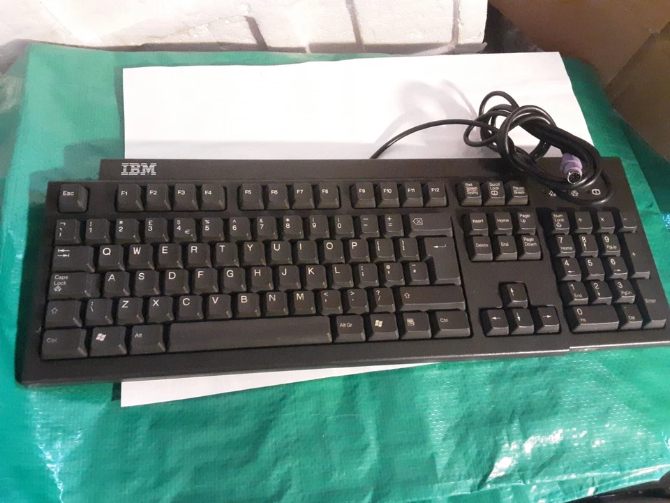 Vintage IBM Wired Computer Keyboard Model KB-9910. REF: OTHER K/B - Image 1 of 4