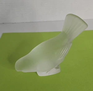 Lalique Milchkristall Pechsperling signiert - Bild 1 von 11