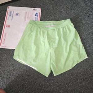 Pantalón Corto Lululemon Surge Para Hombre Talla M Forro Verde Neón Entrenamiento Aire Libre - Imagen 1 de 3