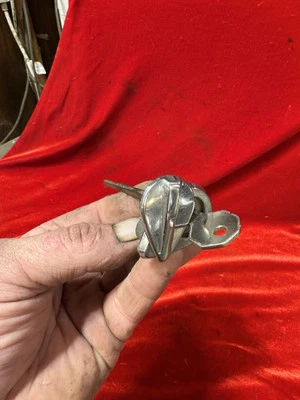 1941 1942 1946 1947 1948 Chevrolet coche original cerradura de puerta cilindro con llave GM Foto 1 de 4