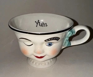 Baileys Winking Cup Yum Mujer con Lazo Azul Borde Marrón 1996 De Colección - Imagen 1 de 7