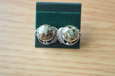 Pendientes turquesa luna azul de 3,70 quilates en plata de ley de 8 mm Foto 1 de 4